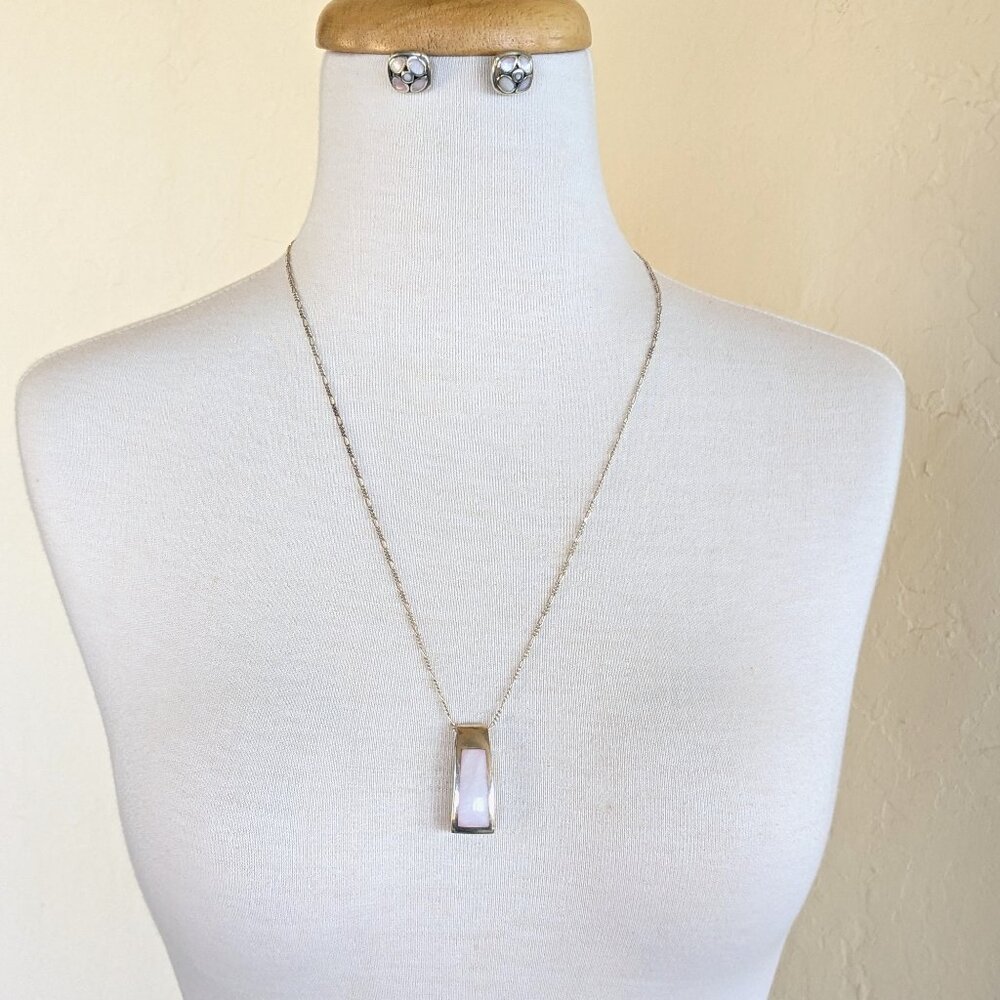 MOP & Sterling Pendant & Earrings with 19" Italy Figaro Chain
